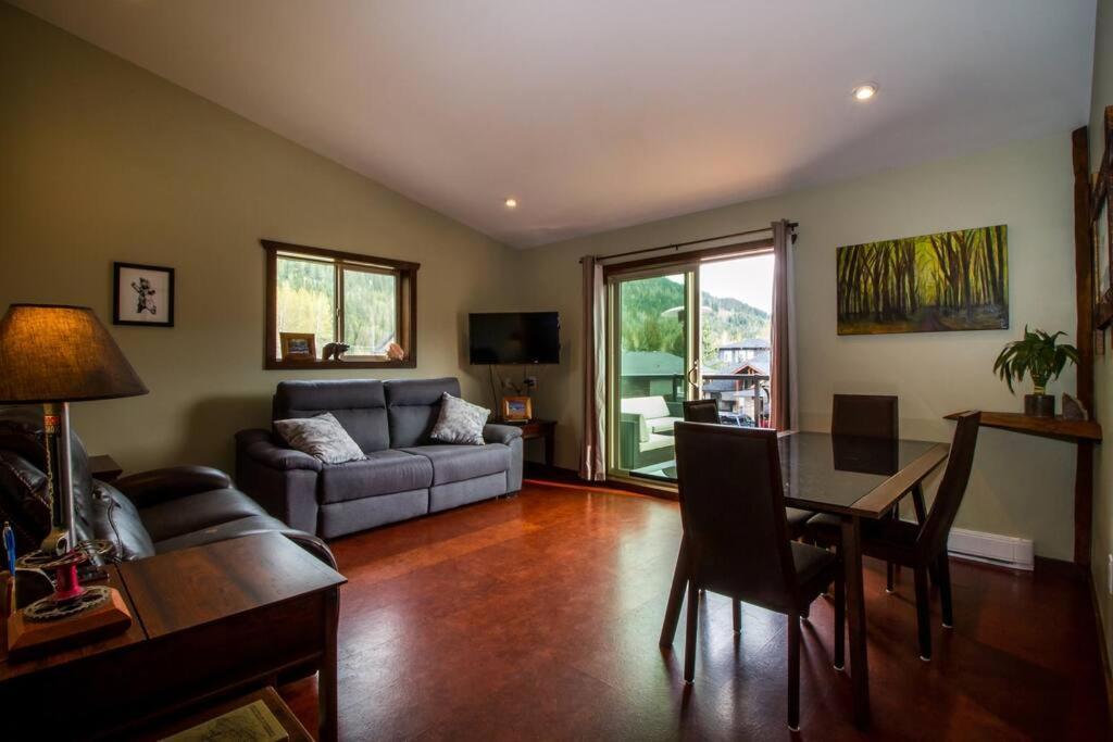 The Best 2 Bedrooms Suite In Revelstoke! Zewnętrze zdjęcie